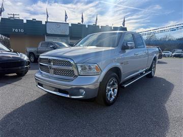 2017 RAM 1500 Laramie 4x4 Crew Cab 6'4" Box