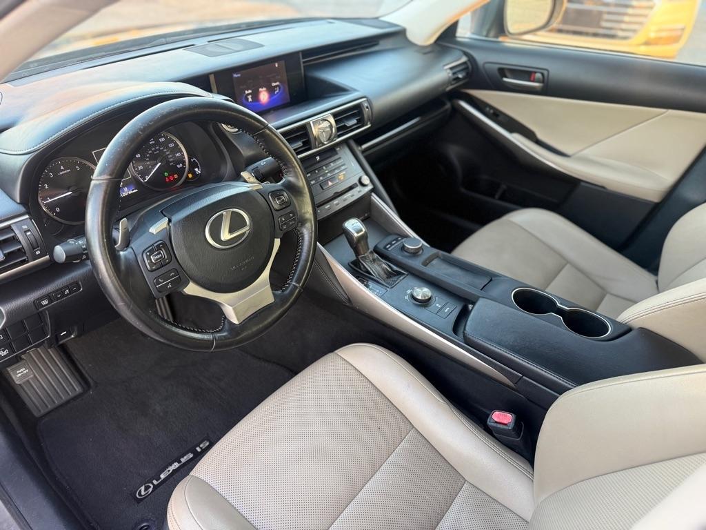 Lexus IS IS 300 RWD 2018