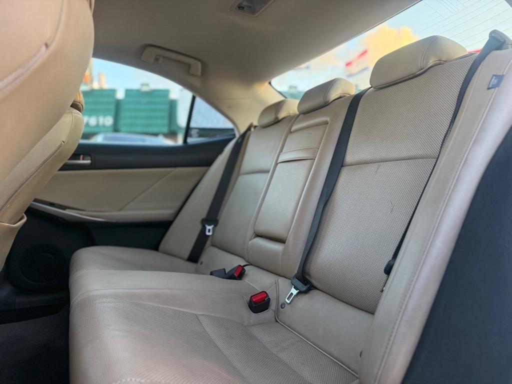 Lexus IS IS 300 RWD 2018