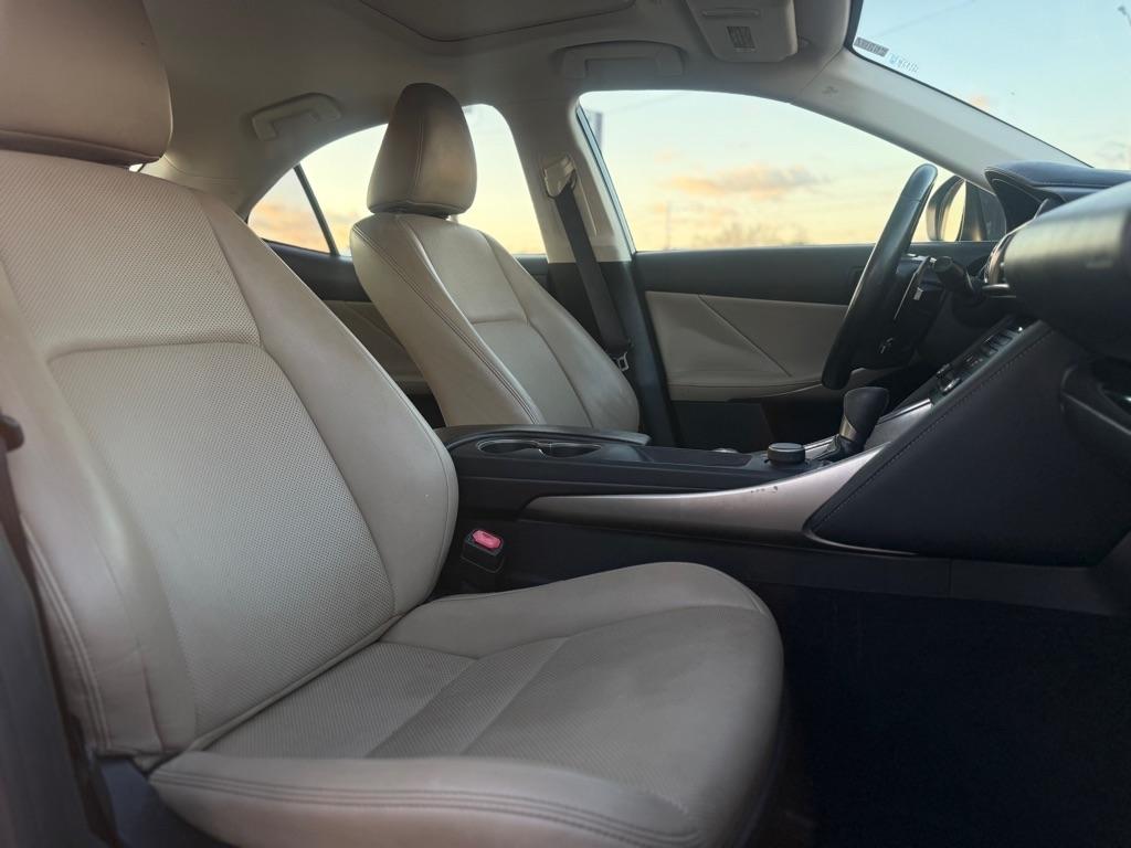 Lexus IS IS 300 RWD 2018