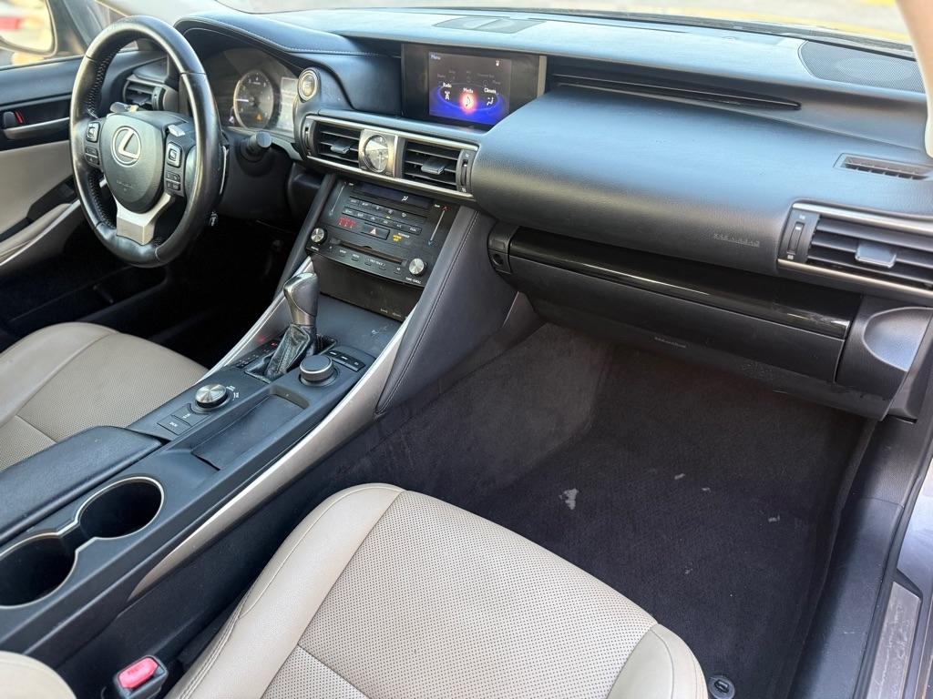 Lexus IS IS 300 RWD 2018