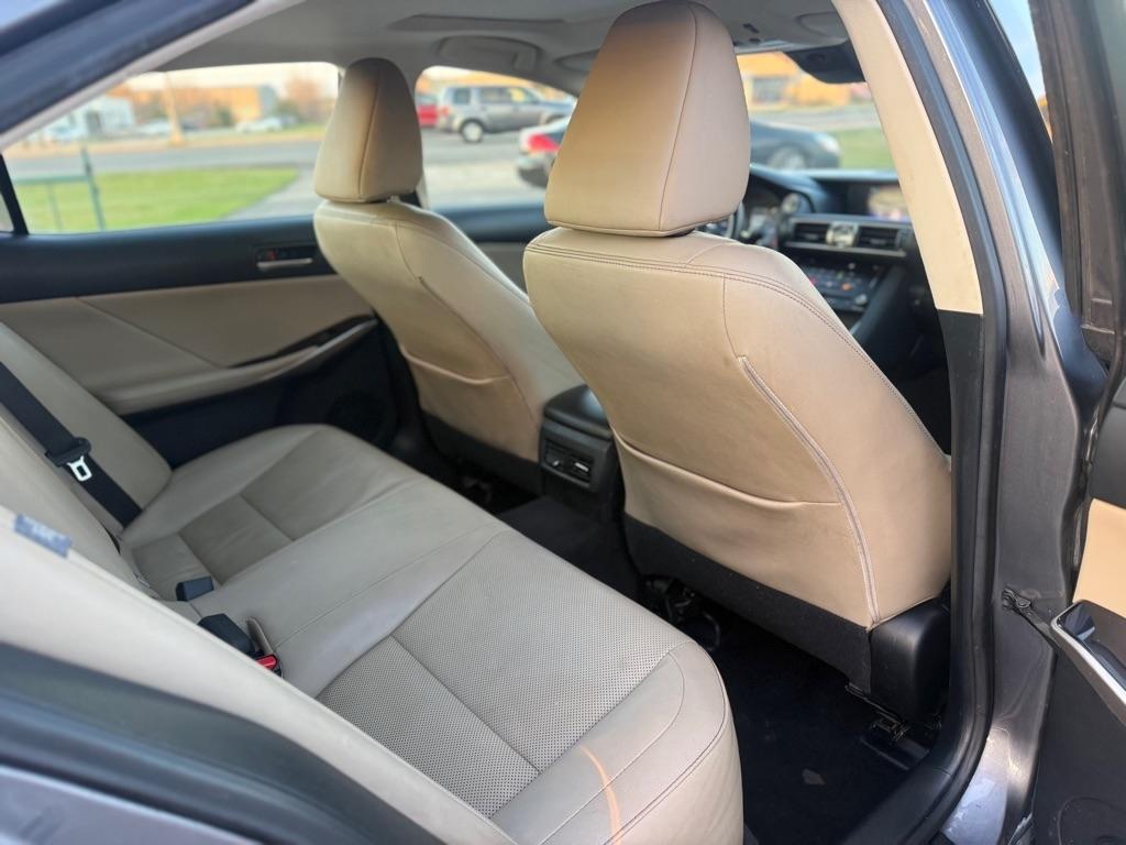 Lexus IS IS 300 RWD 2018