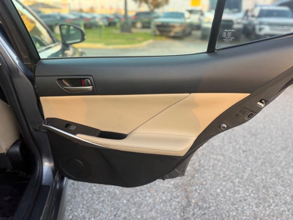 Lexus IS IS 300 RWD 2018