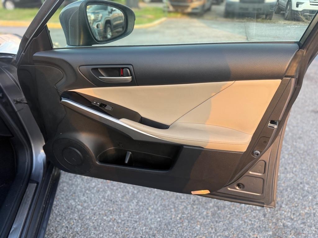 Lexus IS IS 300 RWD 2018