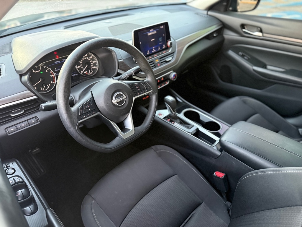 Nissan Altima 2.5 SV Sedan 2024