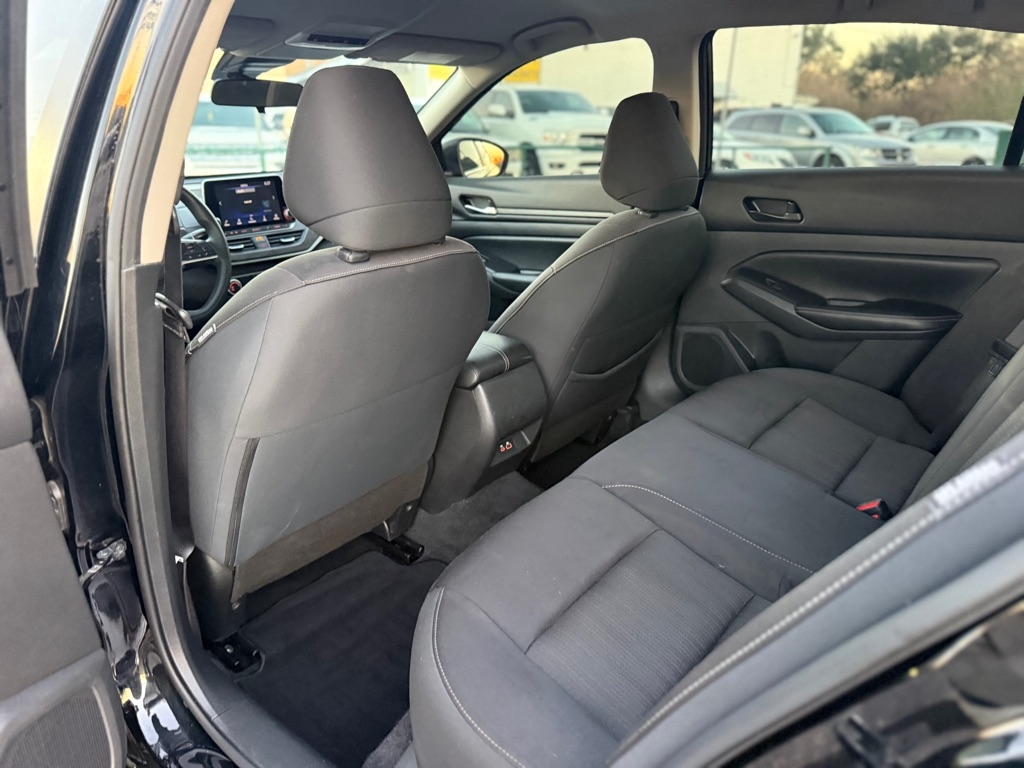 Nissan Altima 2.5 SV Sedan 2024