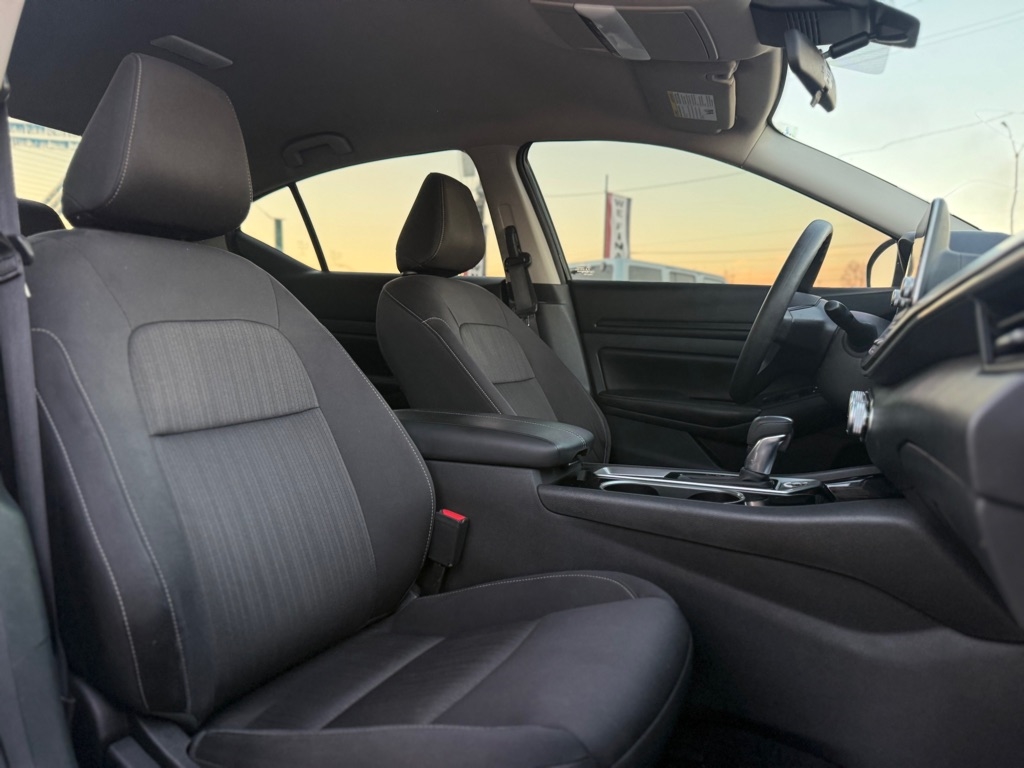 Nissan Altima 2.5 SV Sedan 2024