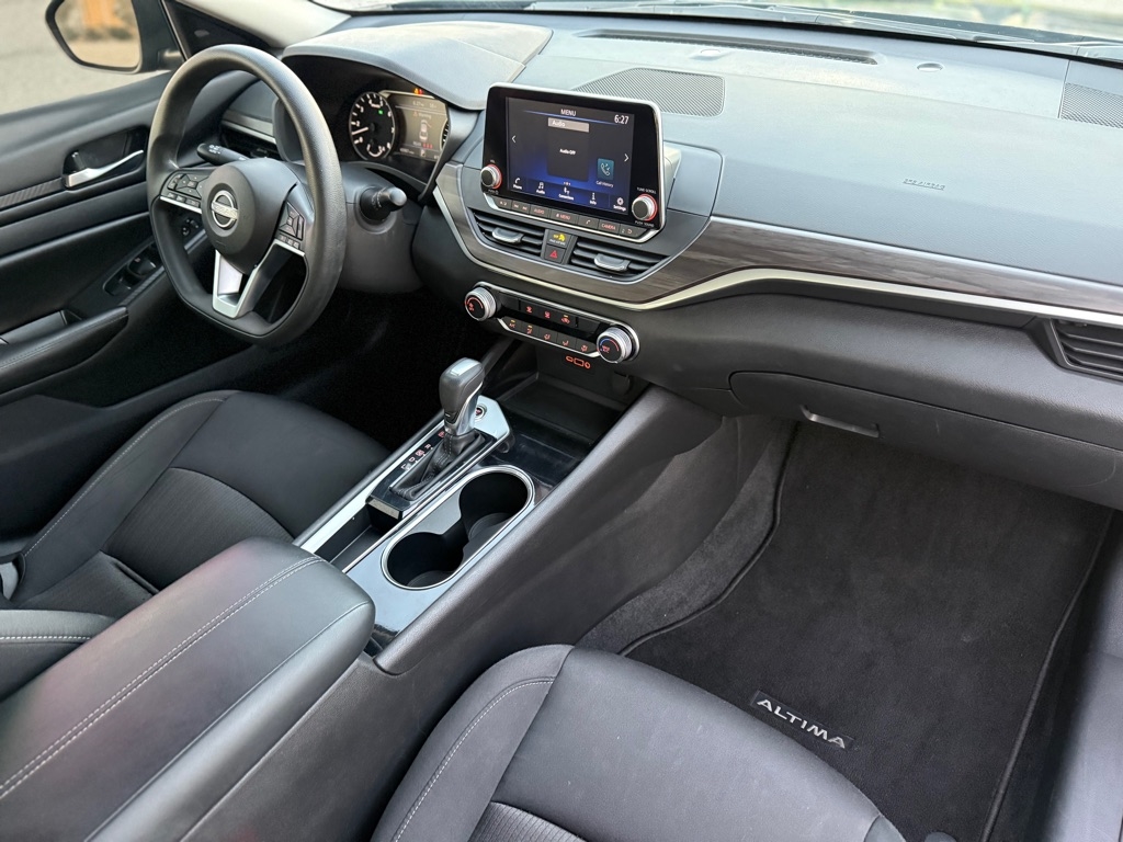 Nissan Altima 2.5 SV Sedan 2024