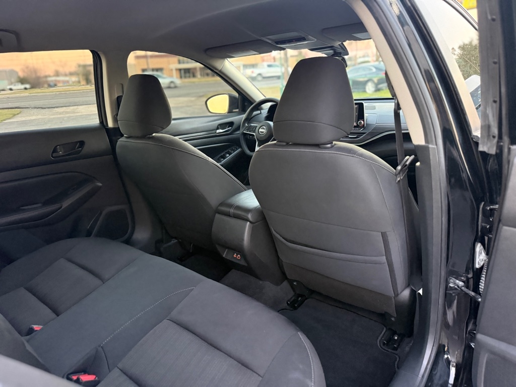 Nissan Altima 2.5 SV Sedan 2024