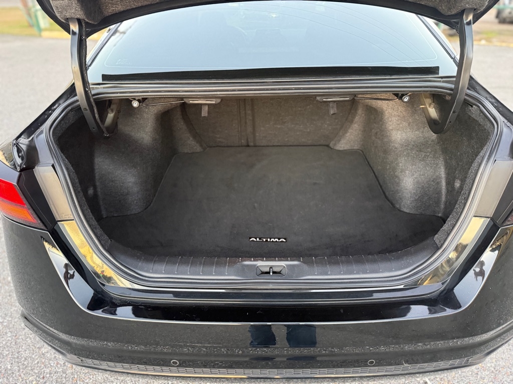 Nissan Altima 2.5 SV Sedan 2024