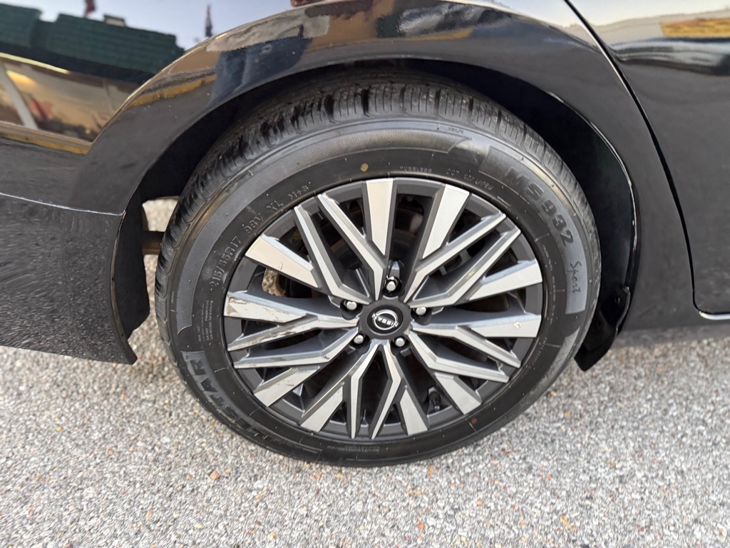 Nissan Altima 2.5 SV Sedan 2024