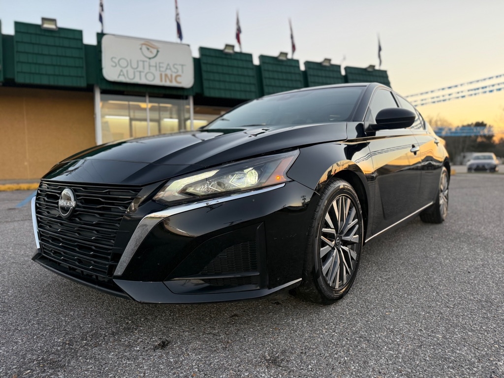 Nissan Altima 2.5 SV Sedan 2024