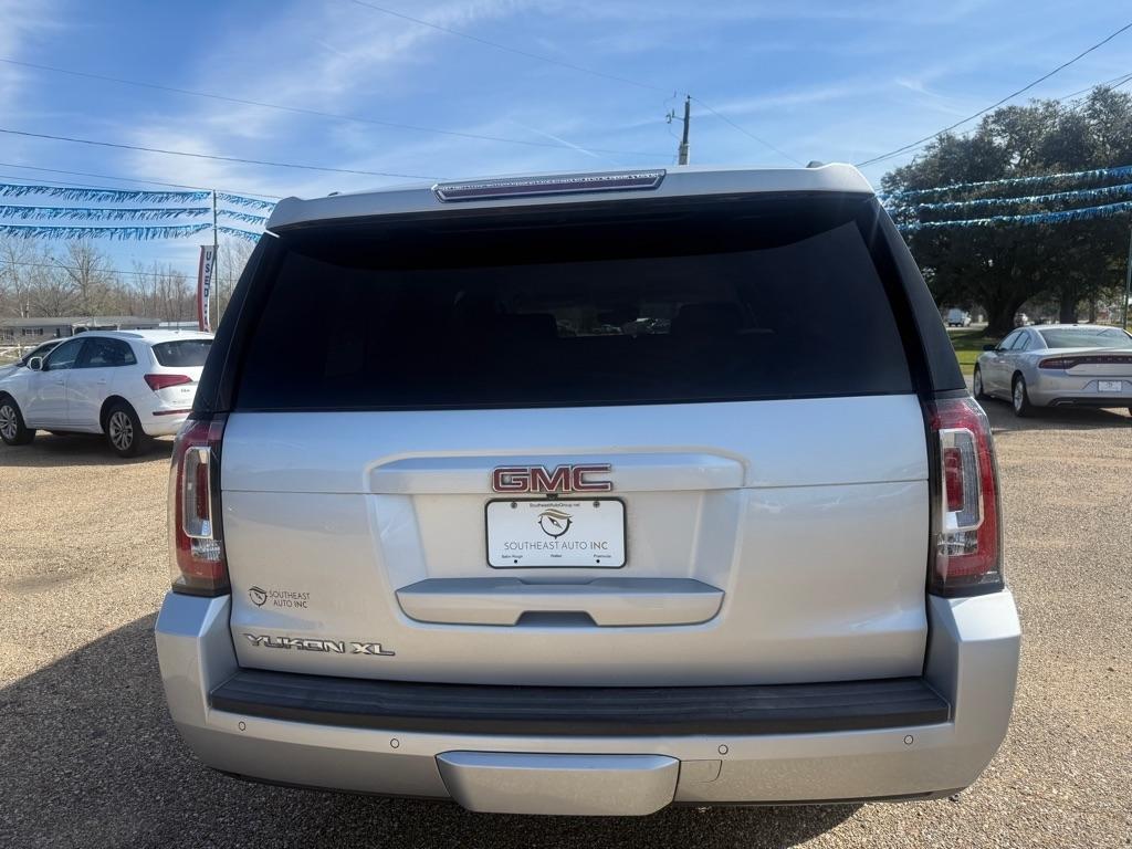 GMC Yukon XL SLT 2WD 2017