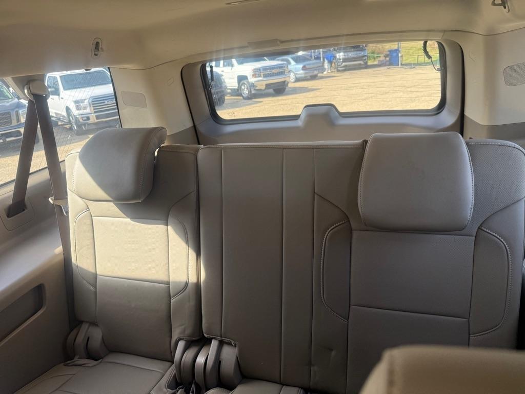 GMC Yukon XL SLT 2WD 2017