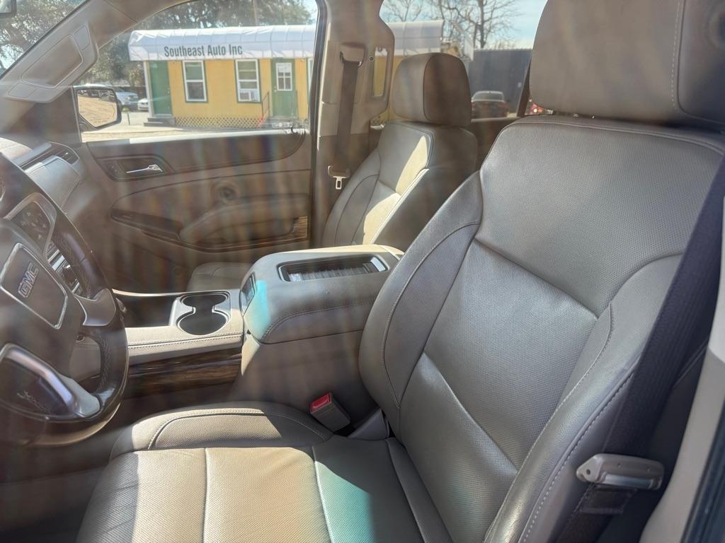 GMC Yukon XL SLT 2WD 2017