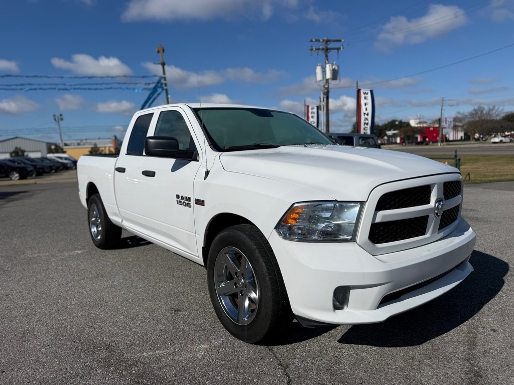 RAM 1500 Express 4x2 Quad Cab 6'4" Box 2018
