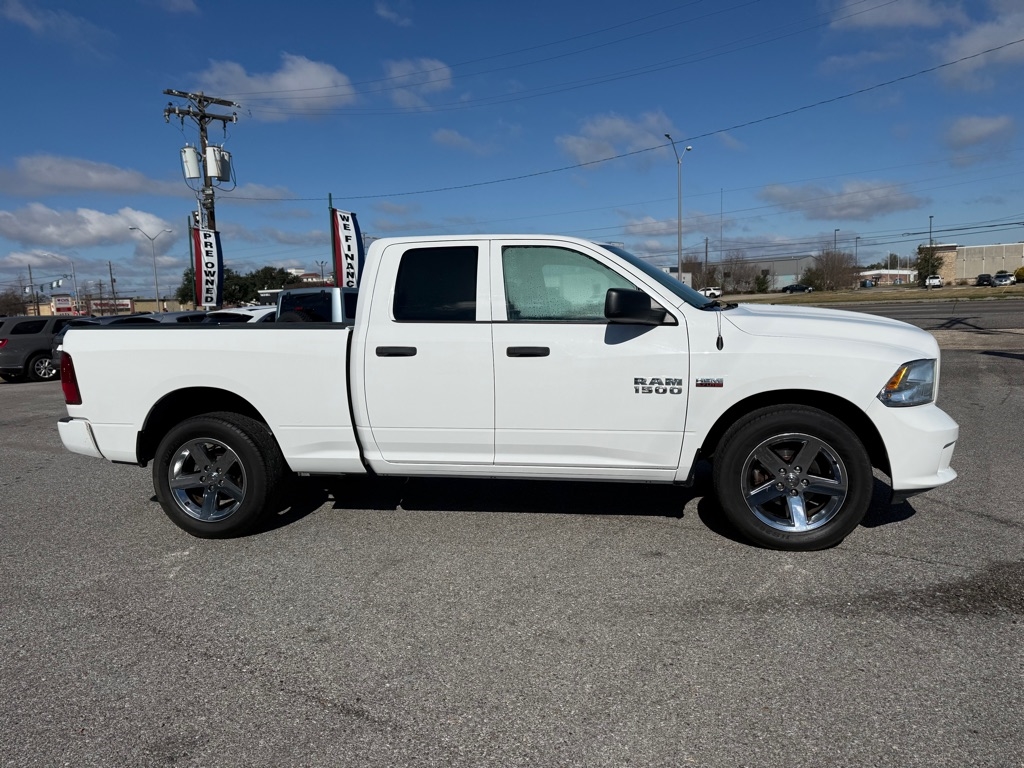RAM 1500 Express 4x2 Quad Cab 6'4" Box 2018