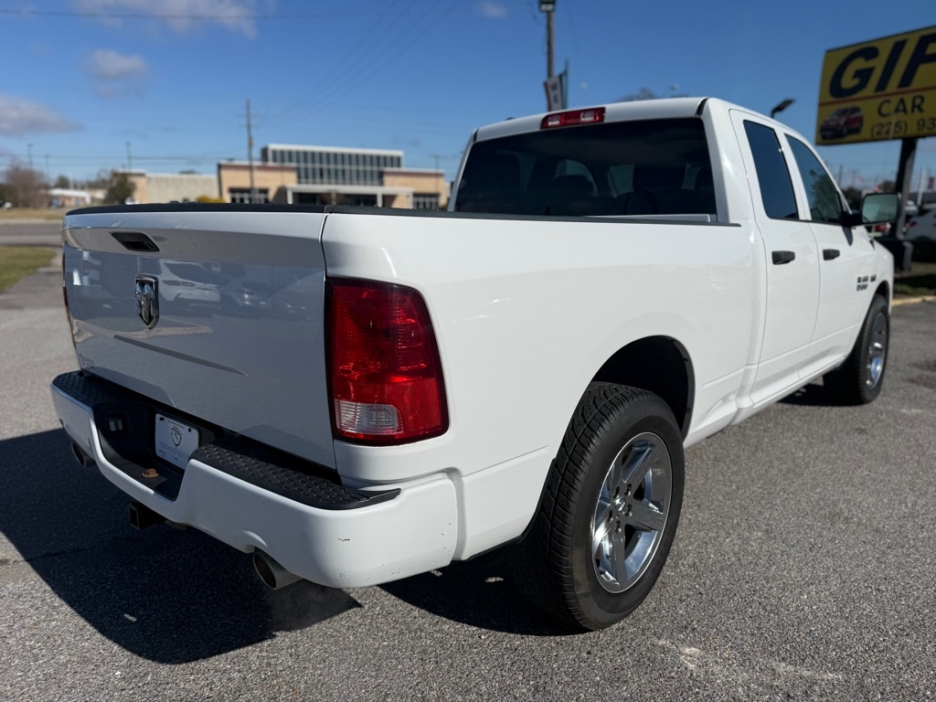 RAM 1500 Express 4x2 Quad Cab 6'4" Box 2018