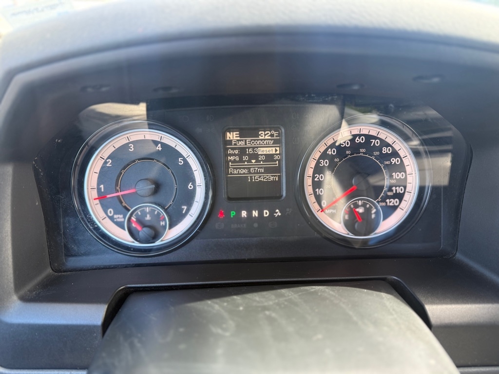 RAM 1500 Express 4x2 Quad Cab 6'4" Box 2018