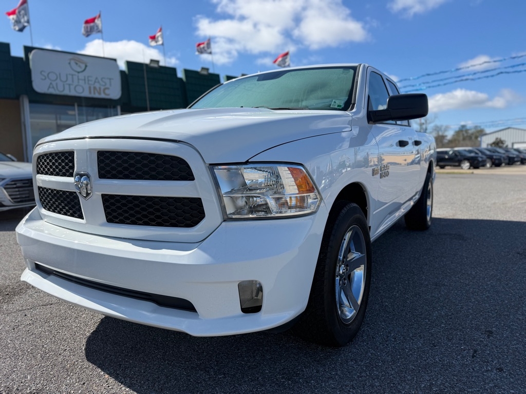RAM 1500 Express 4x2 Quad Cab 6'4" Box 2018