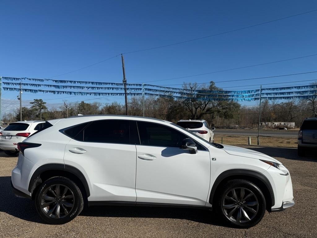 Lexus NX 200t FWD 2017