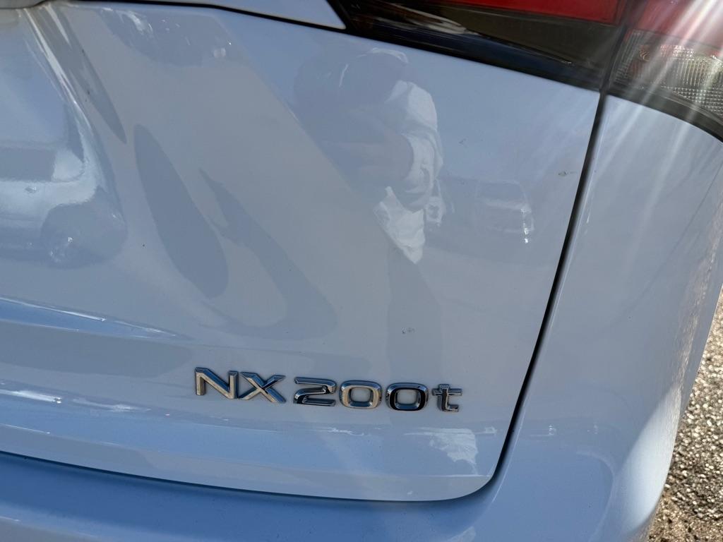 Lexus NX 200t FWD 2017