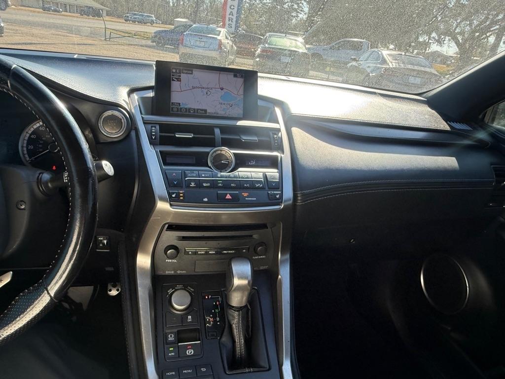 Lexus NX 200t FWD 2017