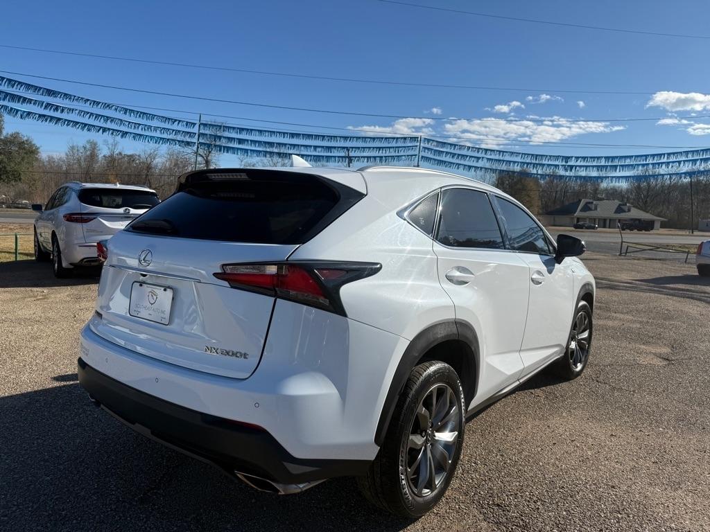 Lexus NX 200t FWD 2017