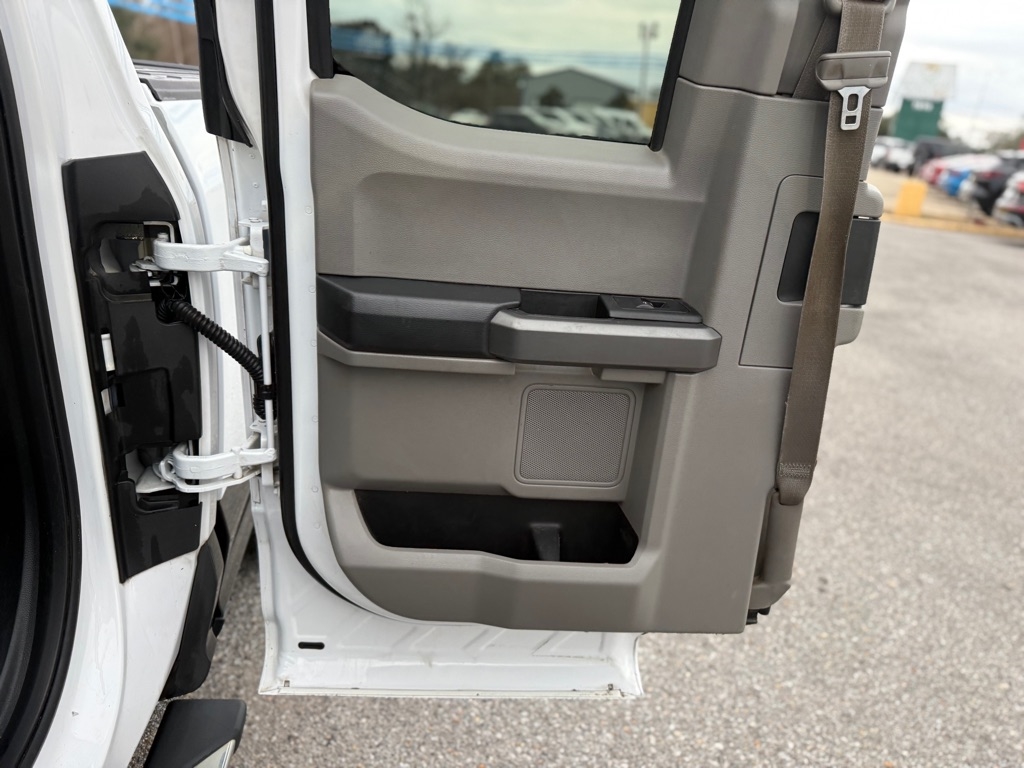 Ford F-150 2WD SuperCab 145" XLT 2015