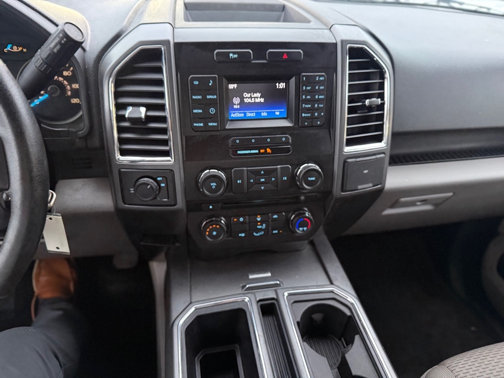 Ford F-150 2WD SuperCab 145" XLT 2015