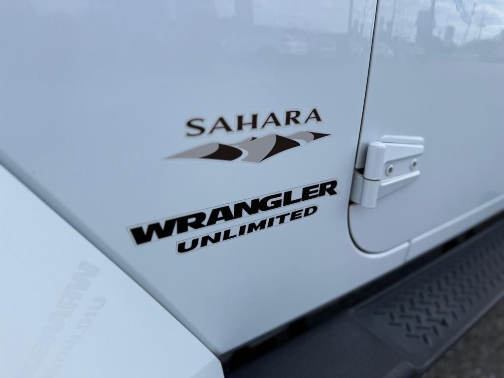 Jeep Wrangler Unlimited 4WD 4dr Sahara 2016