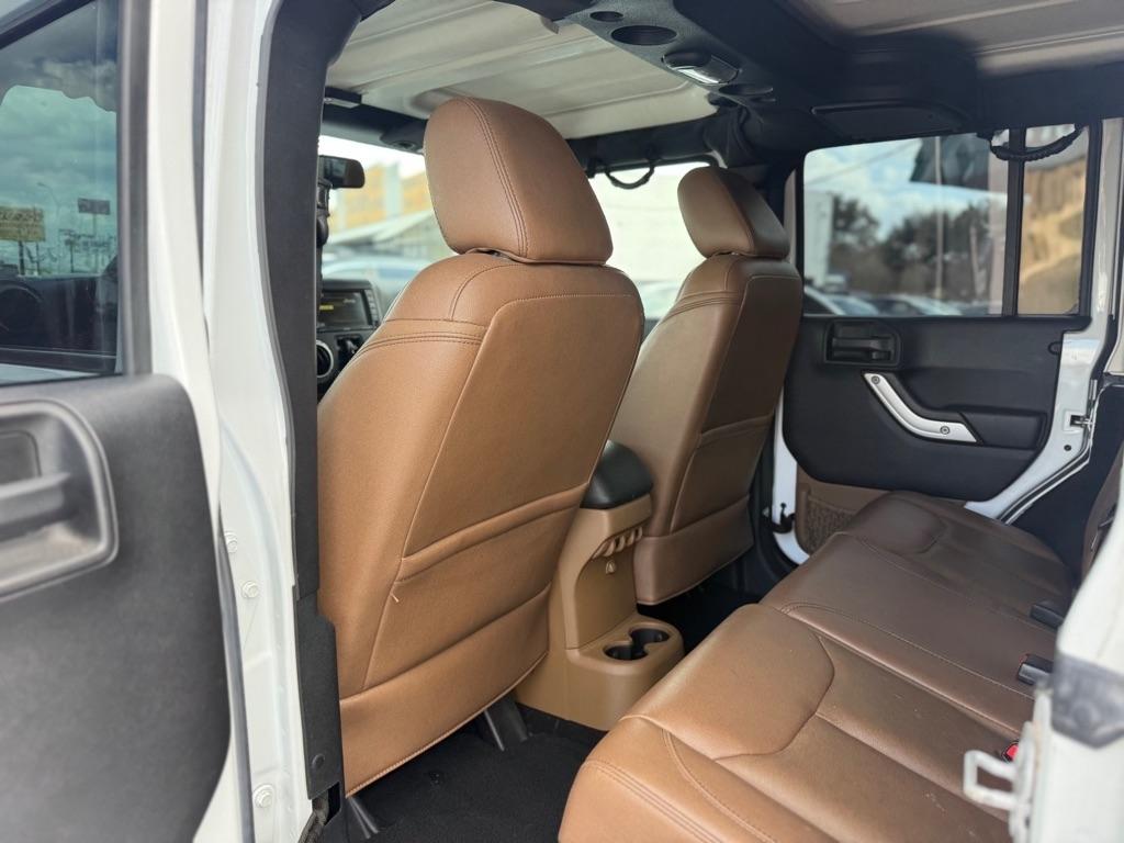 Jeep Wrangler Unlimited 4WD 4dr Sahara 2016