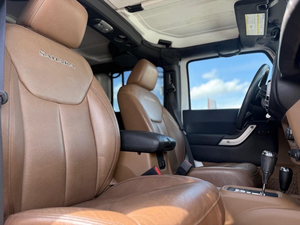 Jeep Wrangler Unlimited 4WD 4dr Sahara 2016