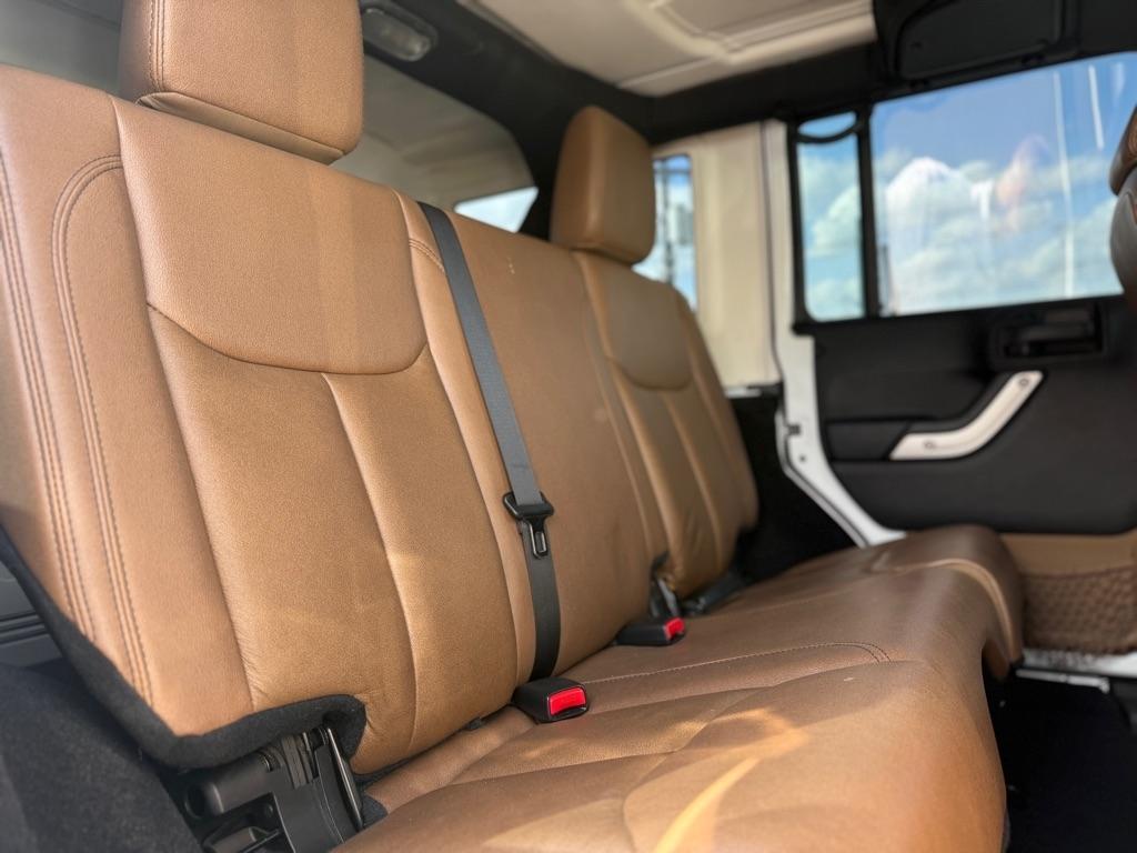 Jeep Wrangler Unlimited 4WD 4dr Sahara 2016