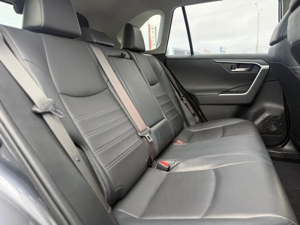 Toyota RAV4 Limited FWD (Natl) 2019