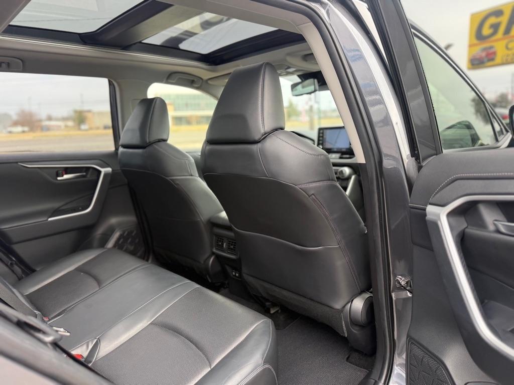 Toyota RAV4 Limited FWD (Natl) 2019