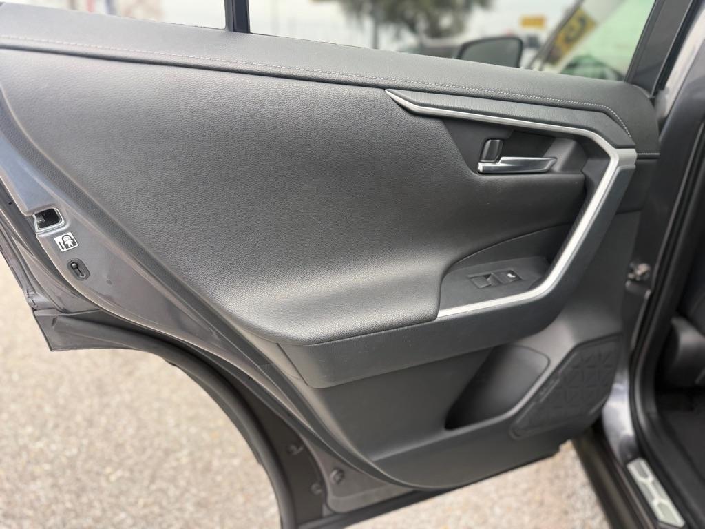 Toyota RAV4 Limited FWD (Natl) 2019