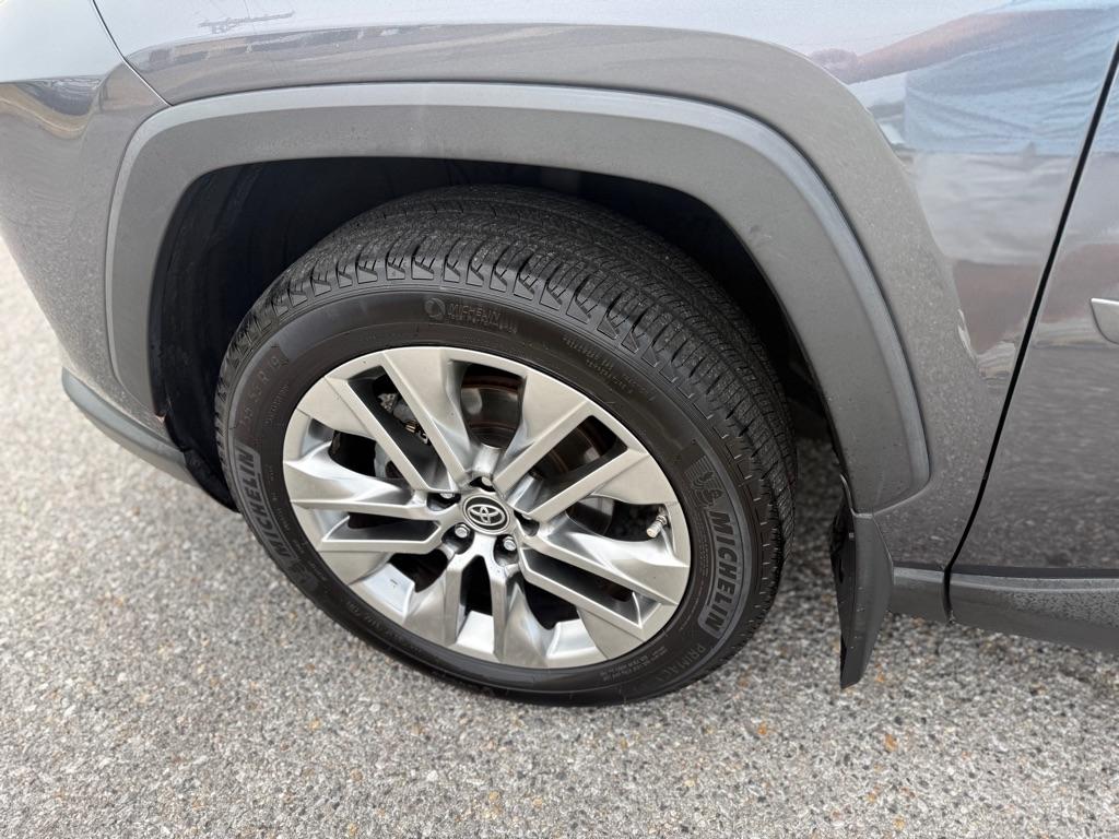 Toyota RAV4 Limited FWD (Natl) 2019