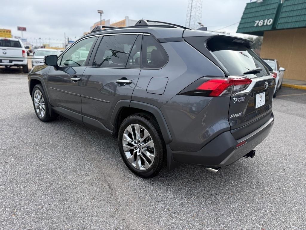Toyota RAV4 Limited FWD (Natl) 2019