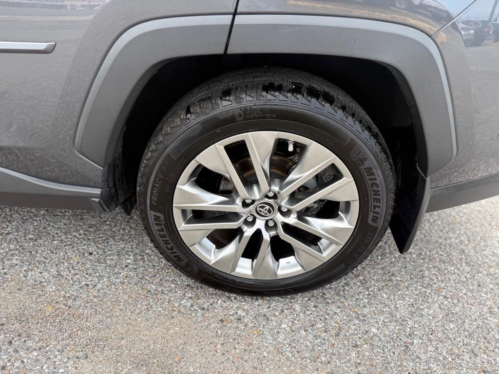 Toyota RAV4 Limited FWD (Natl) 2019