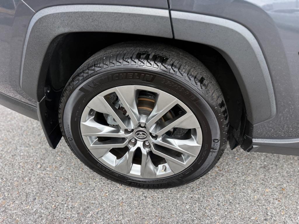 Toyota RAV4 Limited FWD (Natl) 2019