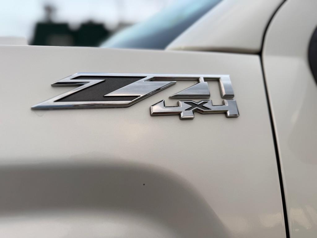 GMC Sierra 1500 4WD Crew Cab 143.5" SLT 2015