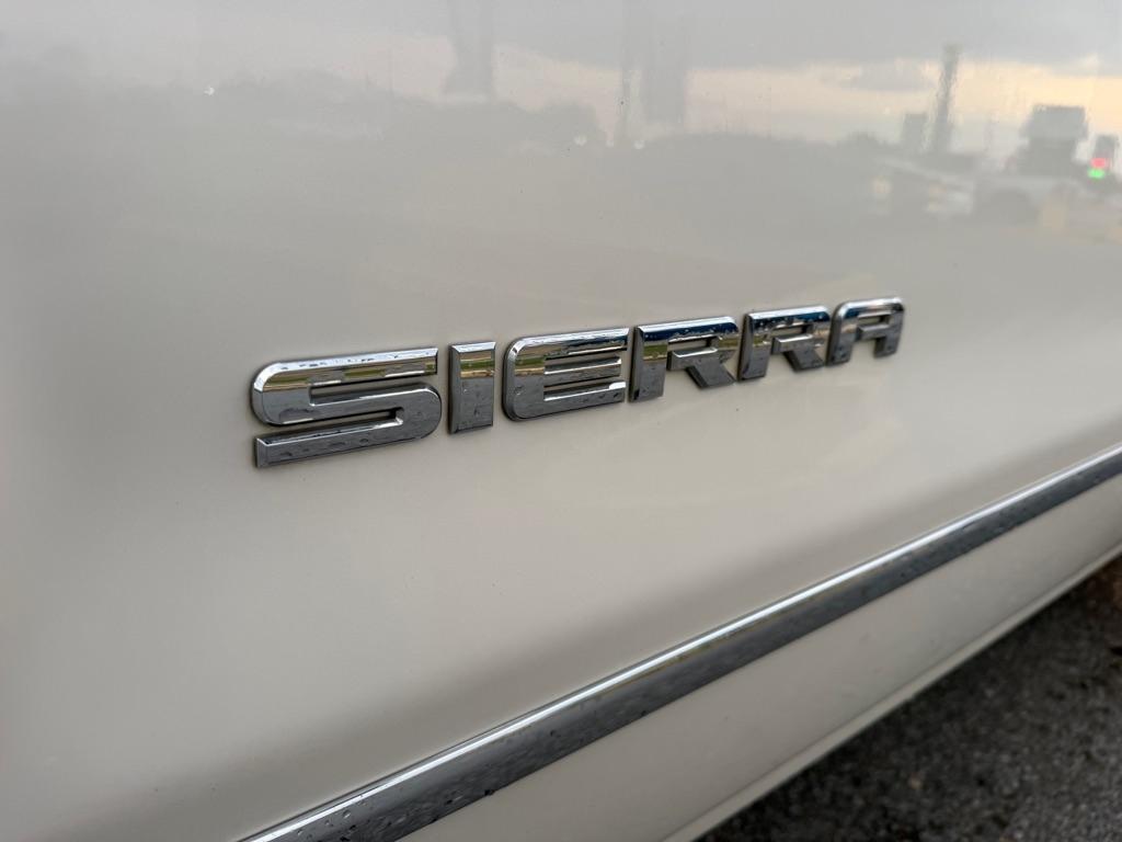 GMC Sierra 1500 4WD Crew Cab 143.5" SLT 2015