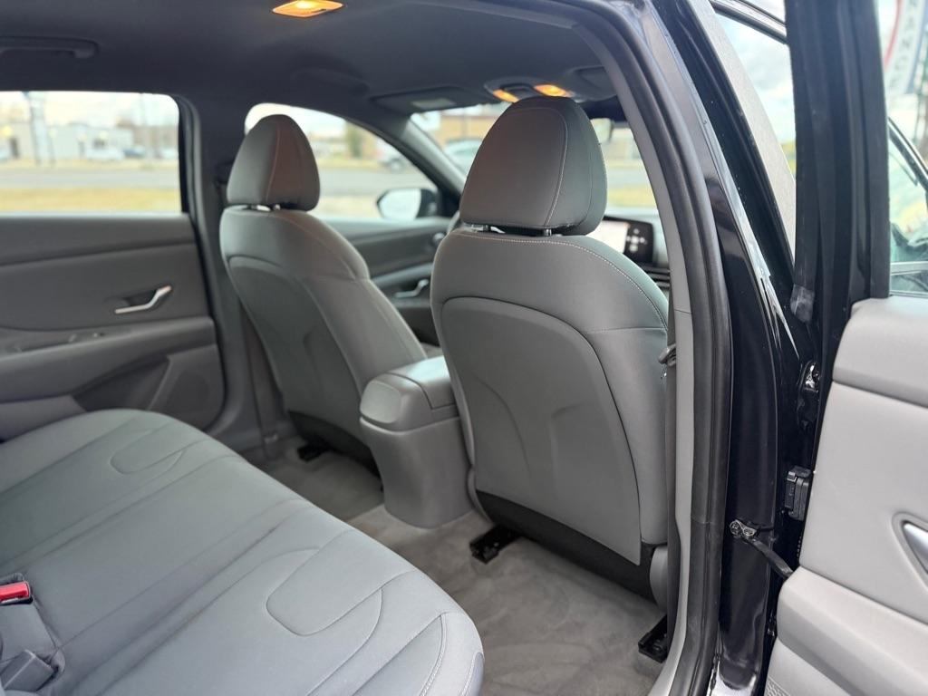 Hyundai Elantra SEL IVT 2023