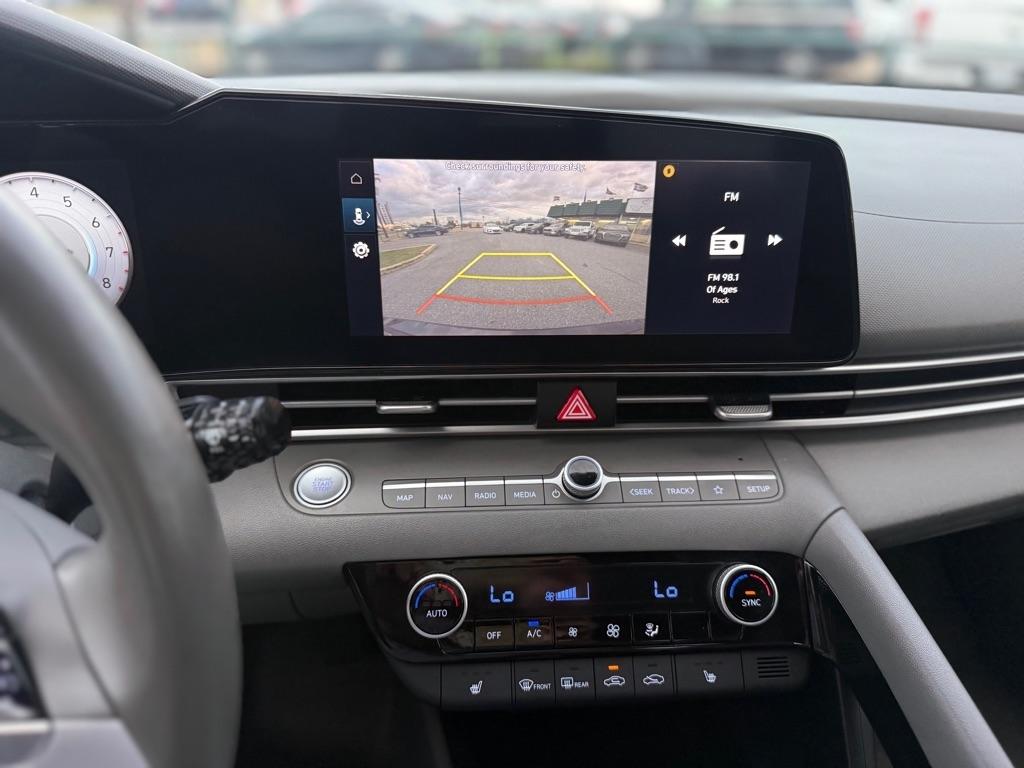 Hyundai Elantra SEL IVT 2023