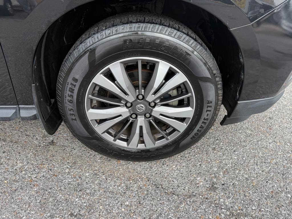 Nissan Pathfinder FWD S 2019