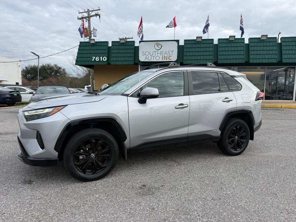 Toyota RAV4 Hybrid SE AWD (Natl) 2023