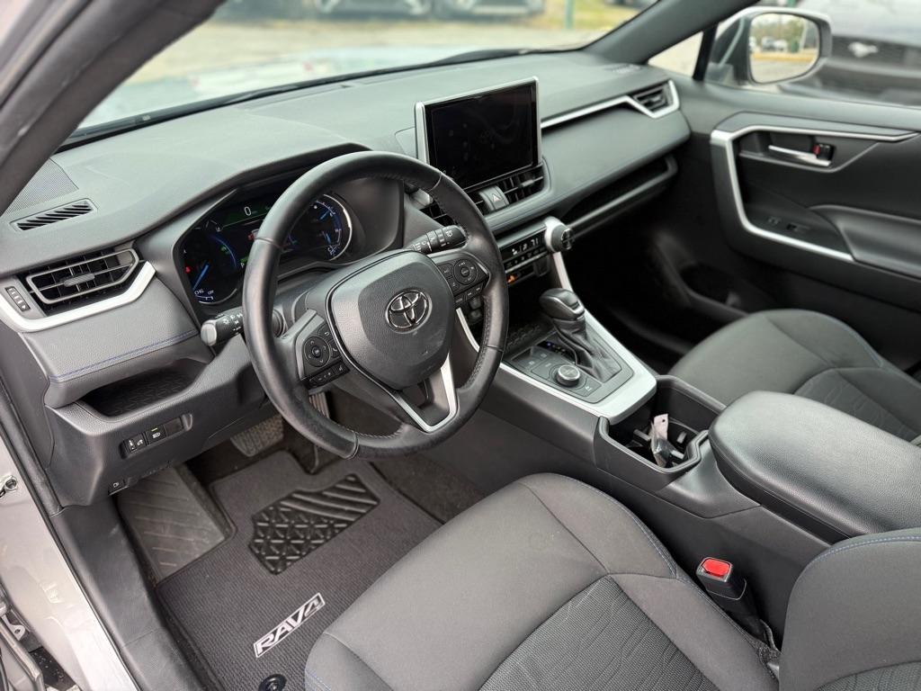 Toyota RAV4 Hybrid SE AWD (Natl) 2023