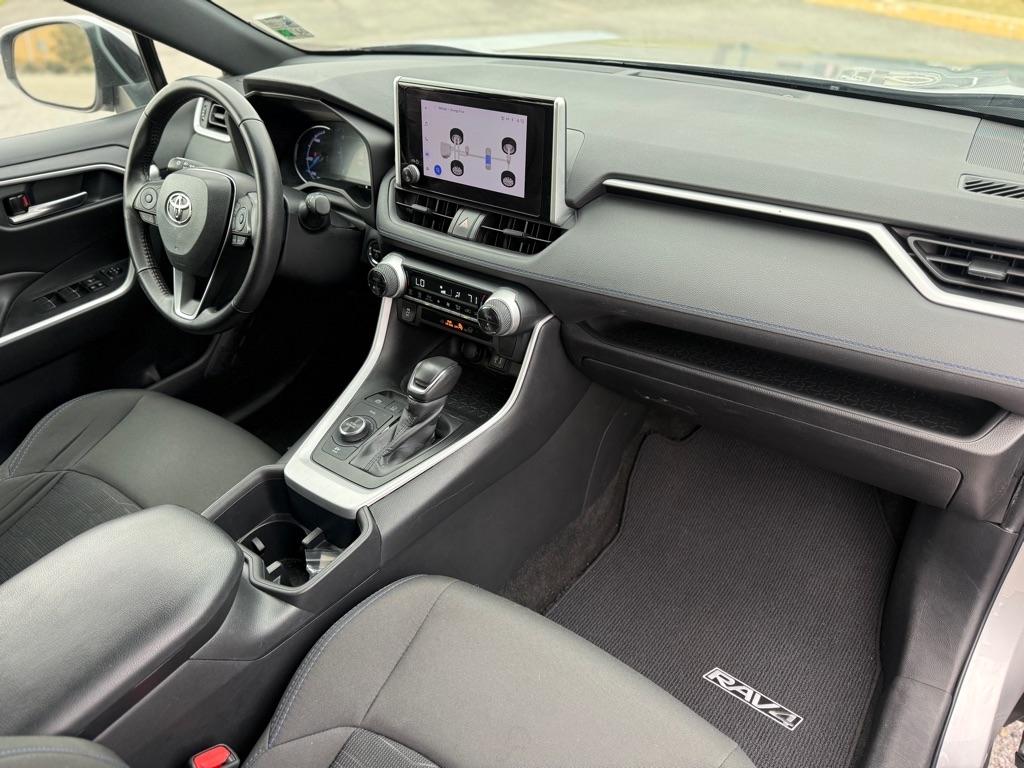 Toyota RAV4 Hybrid SE AWD (Natl) 2023