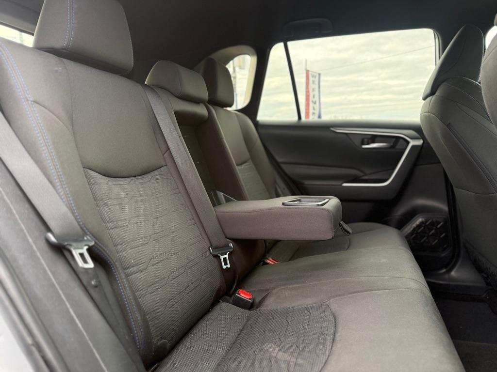 Toyota RAV4 Hybrid SE AWD (Natl) 2023